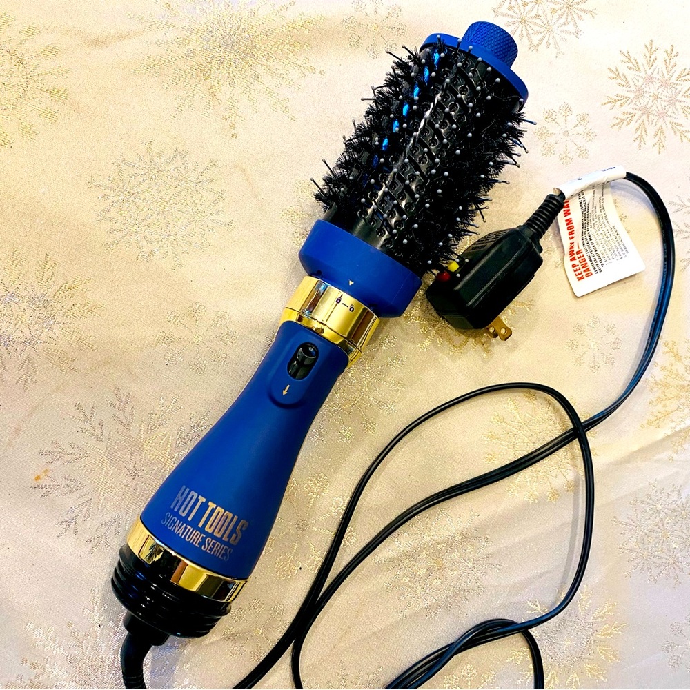Hot Tools Pro Blowout Volumizing Brush Dryer Curl Style Detachable Head